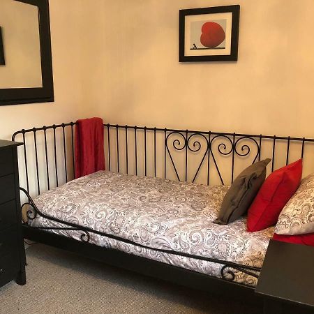 1 Silkin Serviced Accommodation Ньютон Эйклиф Экстерьер фото